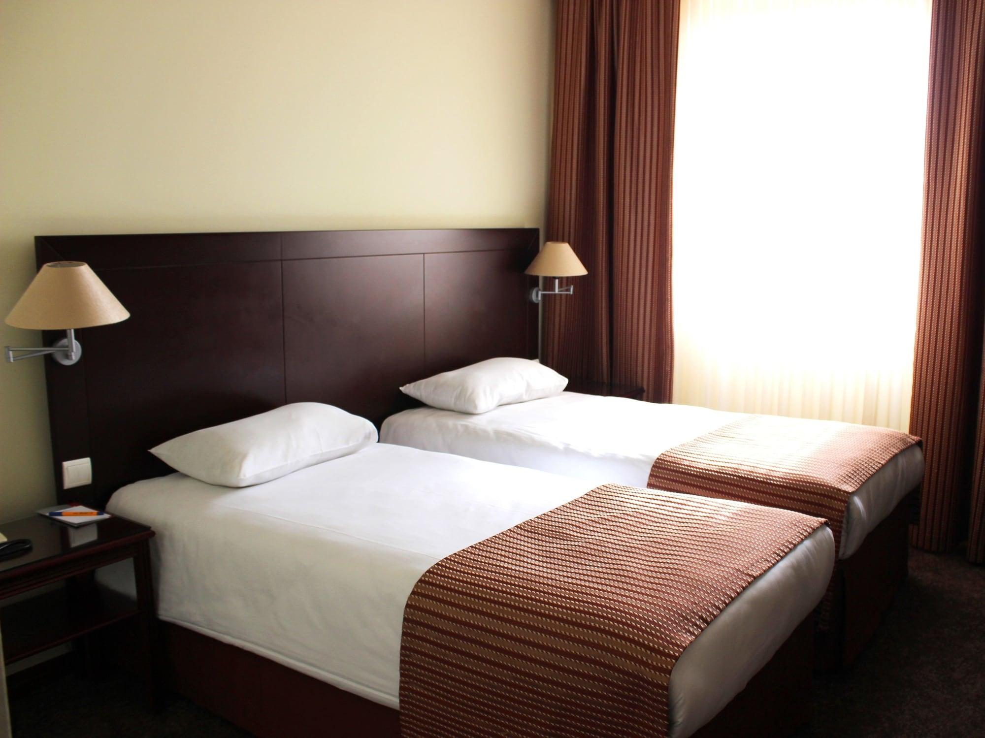 Europe Hotel Erevan Esterno foto