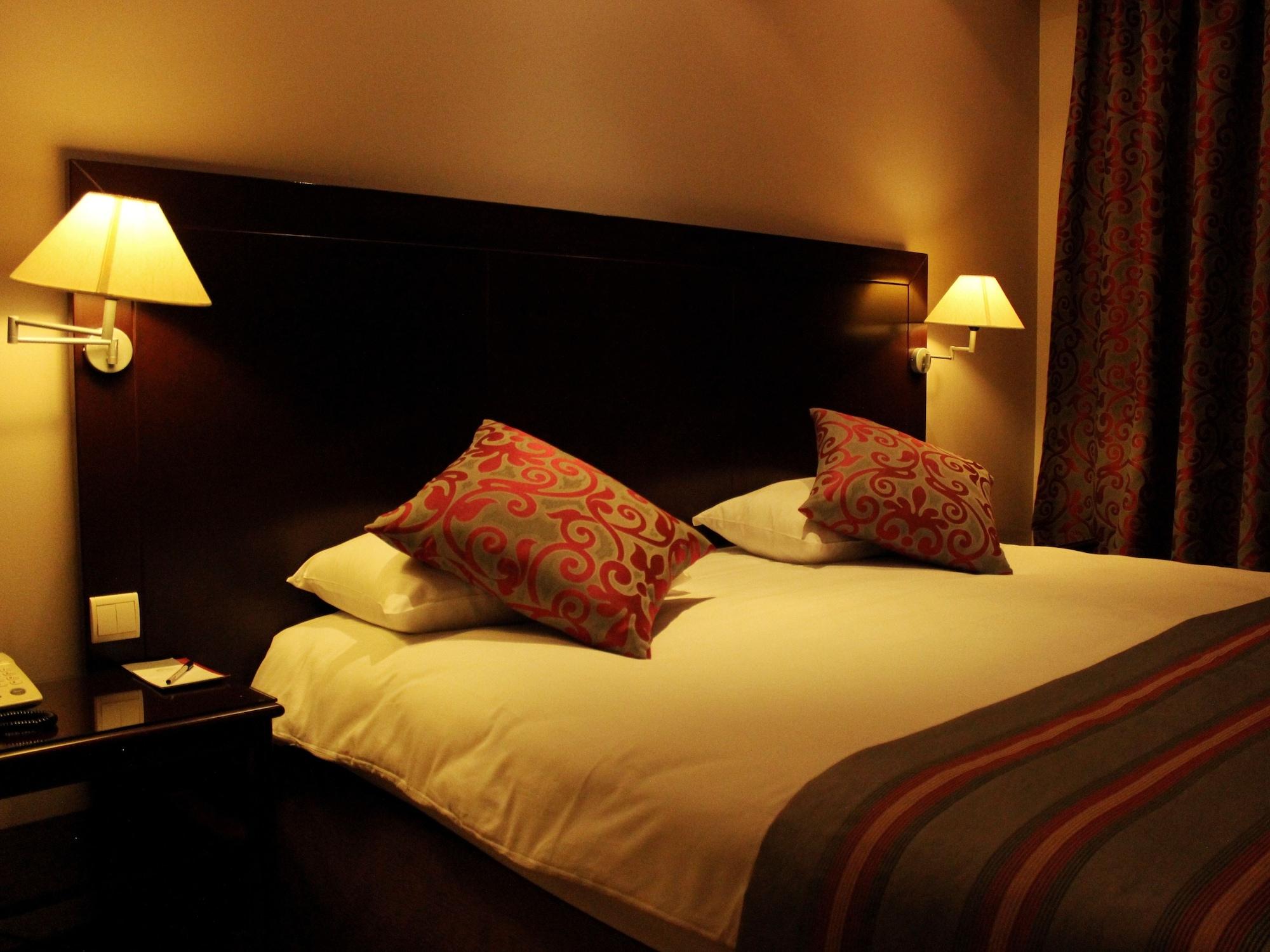 Europe Hotel Erevan Esterno foto