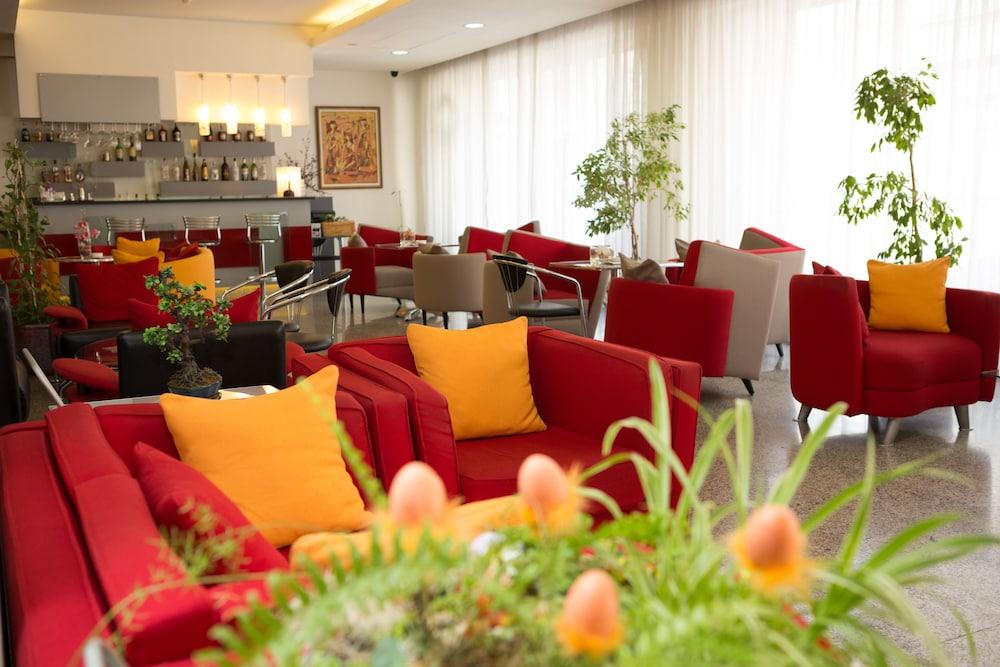 Europe Hotel Erevan Esterno foto