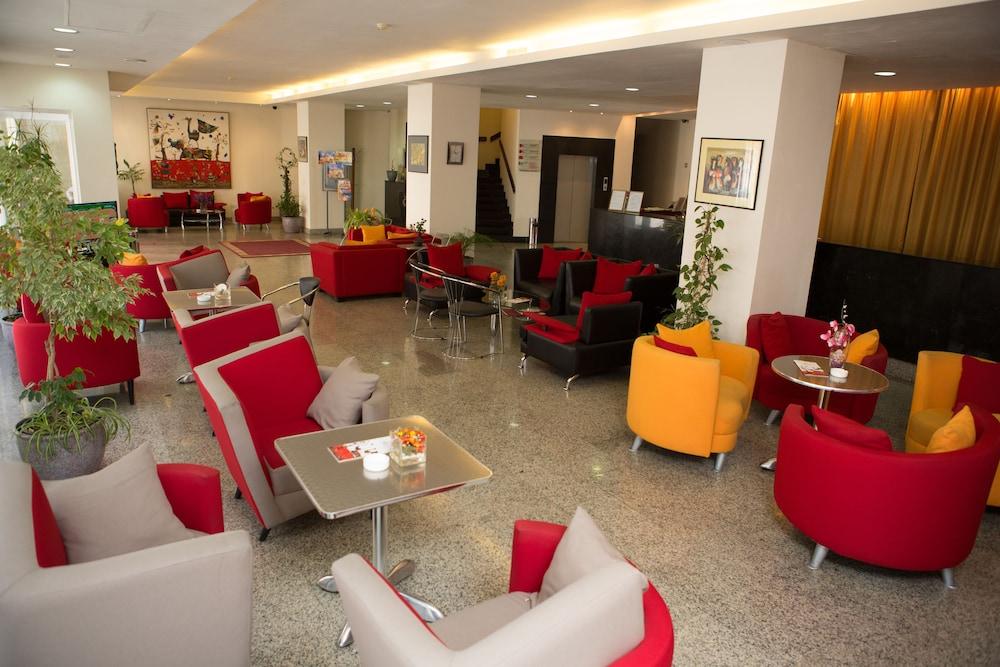 Europe Hotel Erevan Esterno foto