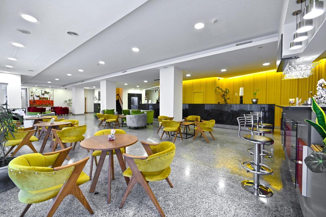 Europe Hotel Erevan Esterno foto