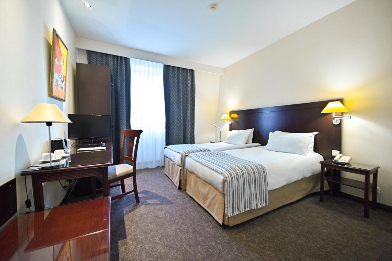 Europe Hotel Erevan Esterno foto