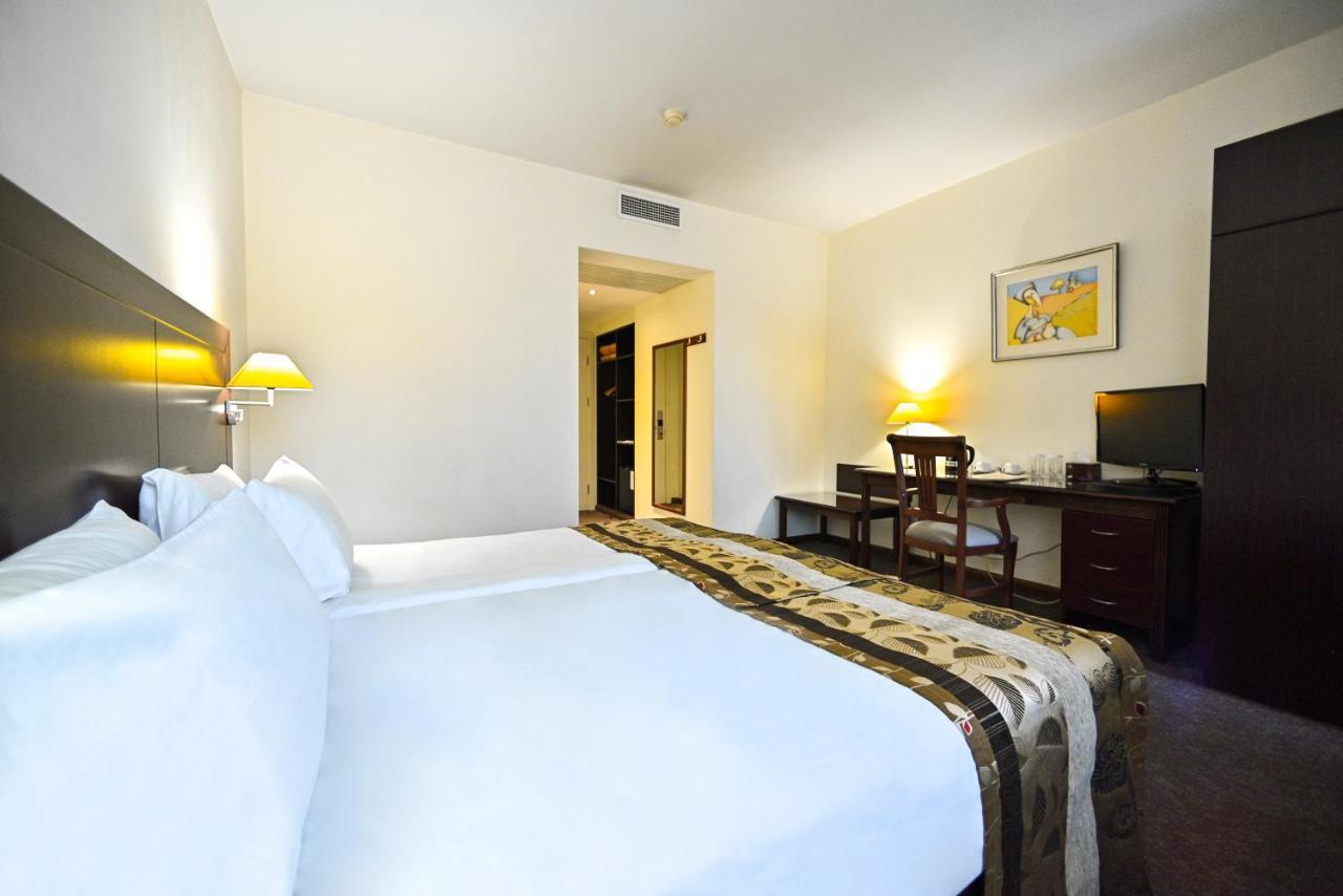 Europe Hotel Erevan Esterno foto