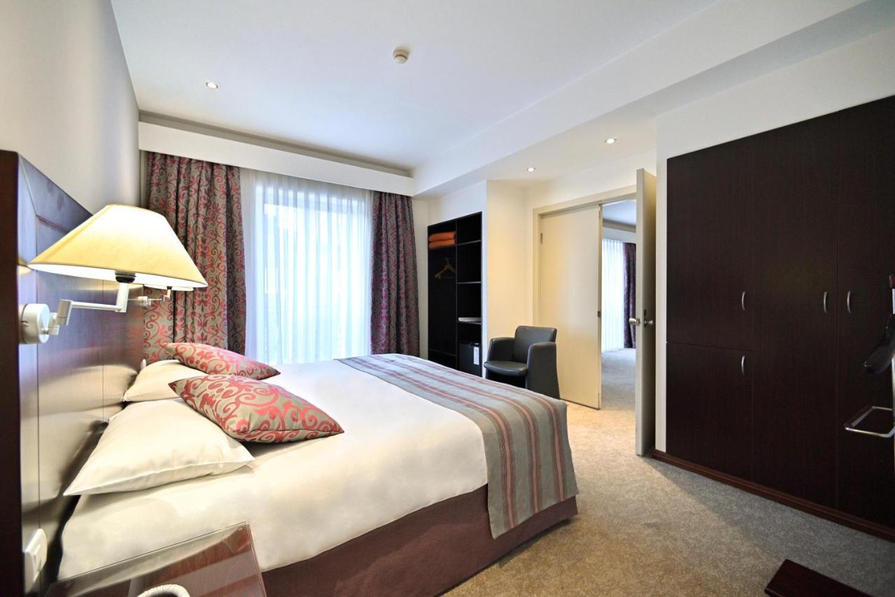 Europe Hotel Erevan Esterno foto