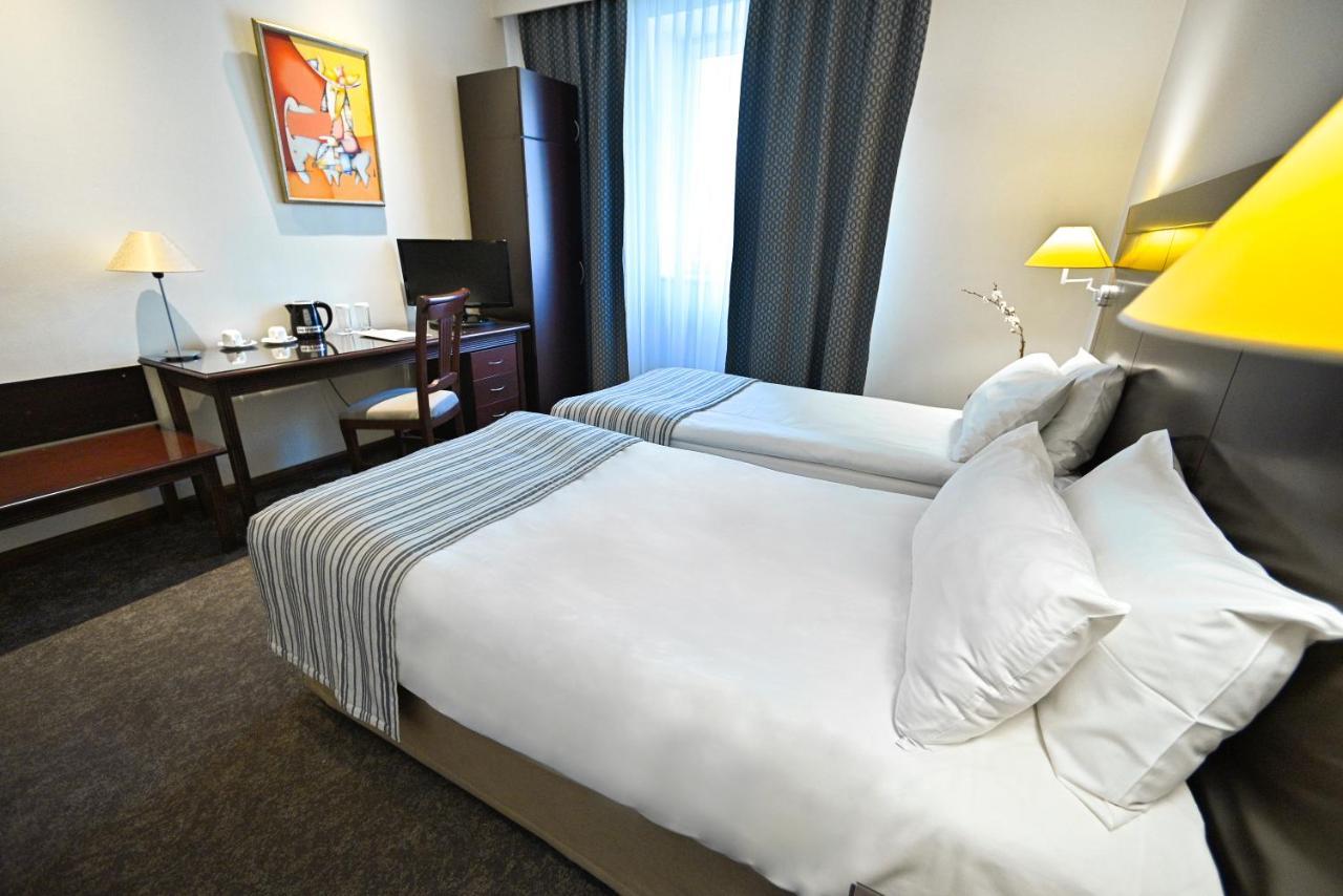 Europe Hotel Erevan Esterno foto
