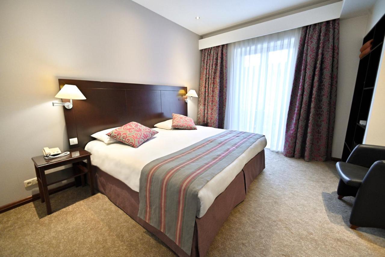 Europe Hotel Erevan Esterno foto