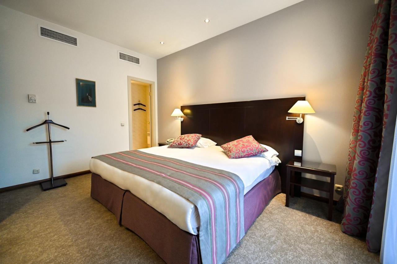 Europe Hotel Erevan Esterno foto