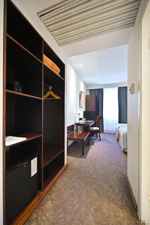 Europe Hotel Erevan Esterno foto